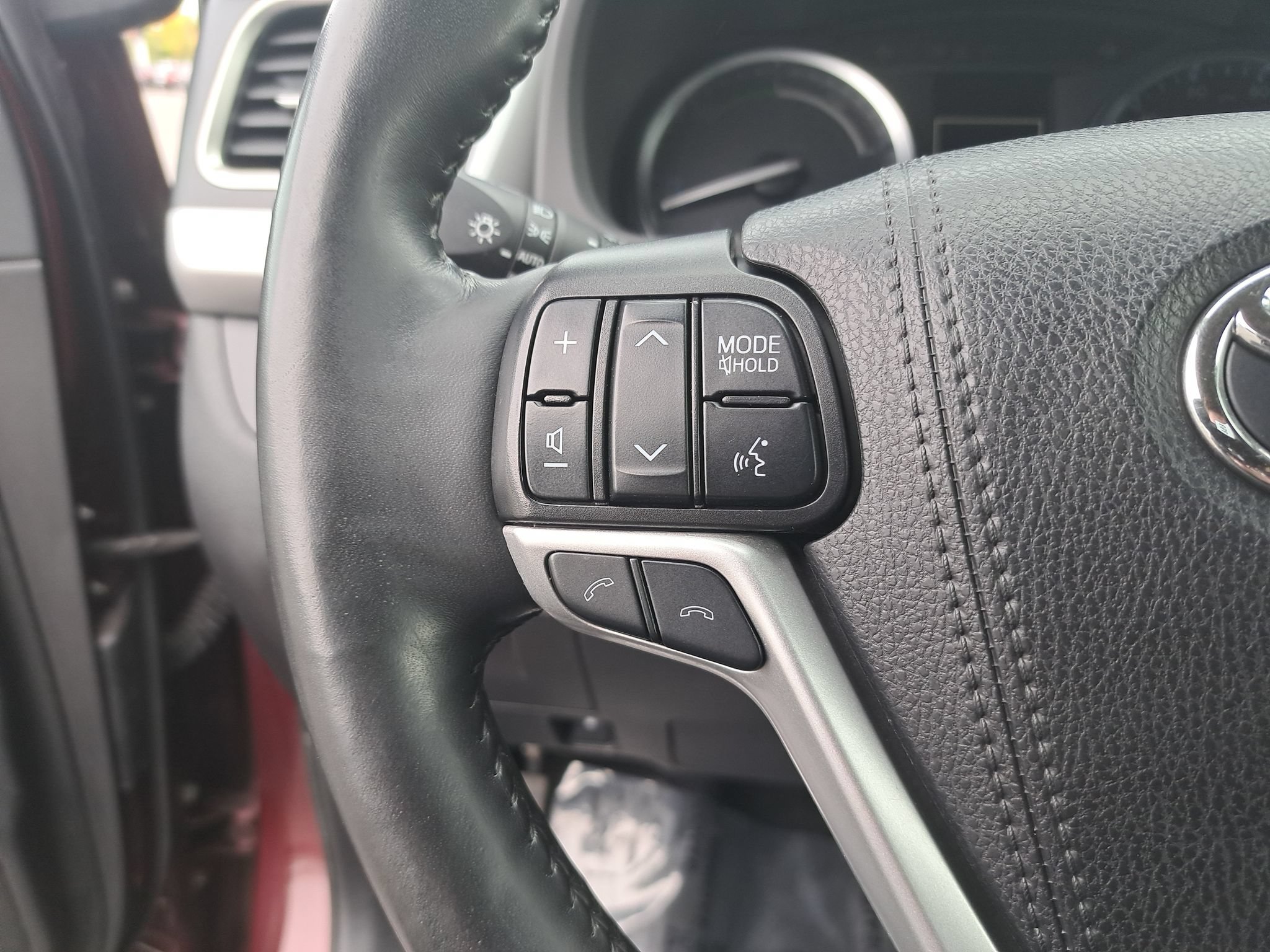 Used 2019 Toyota Highlander Limited Platinum AWD/4WD image 18