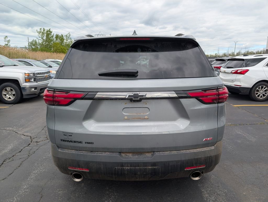 Used 2023 Chevrolet Traverse RS w/ LPO, Floor Liner Package AWD/4WD image 9