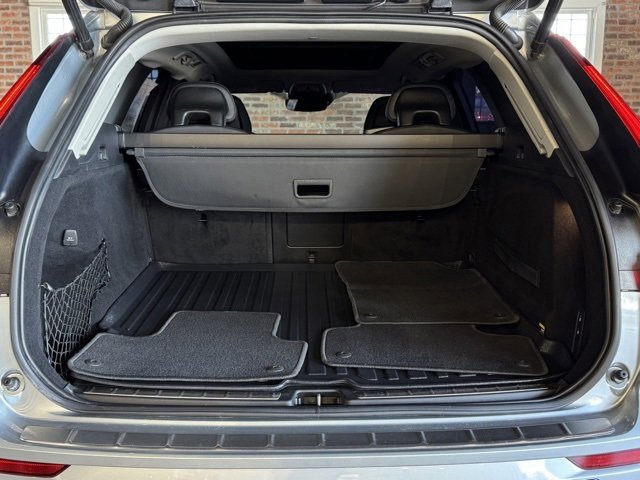 Used 2018 Volvo XC60 T5 Momentum w/ Convenience Package image 20