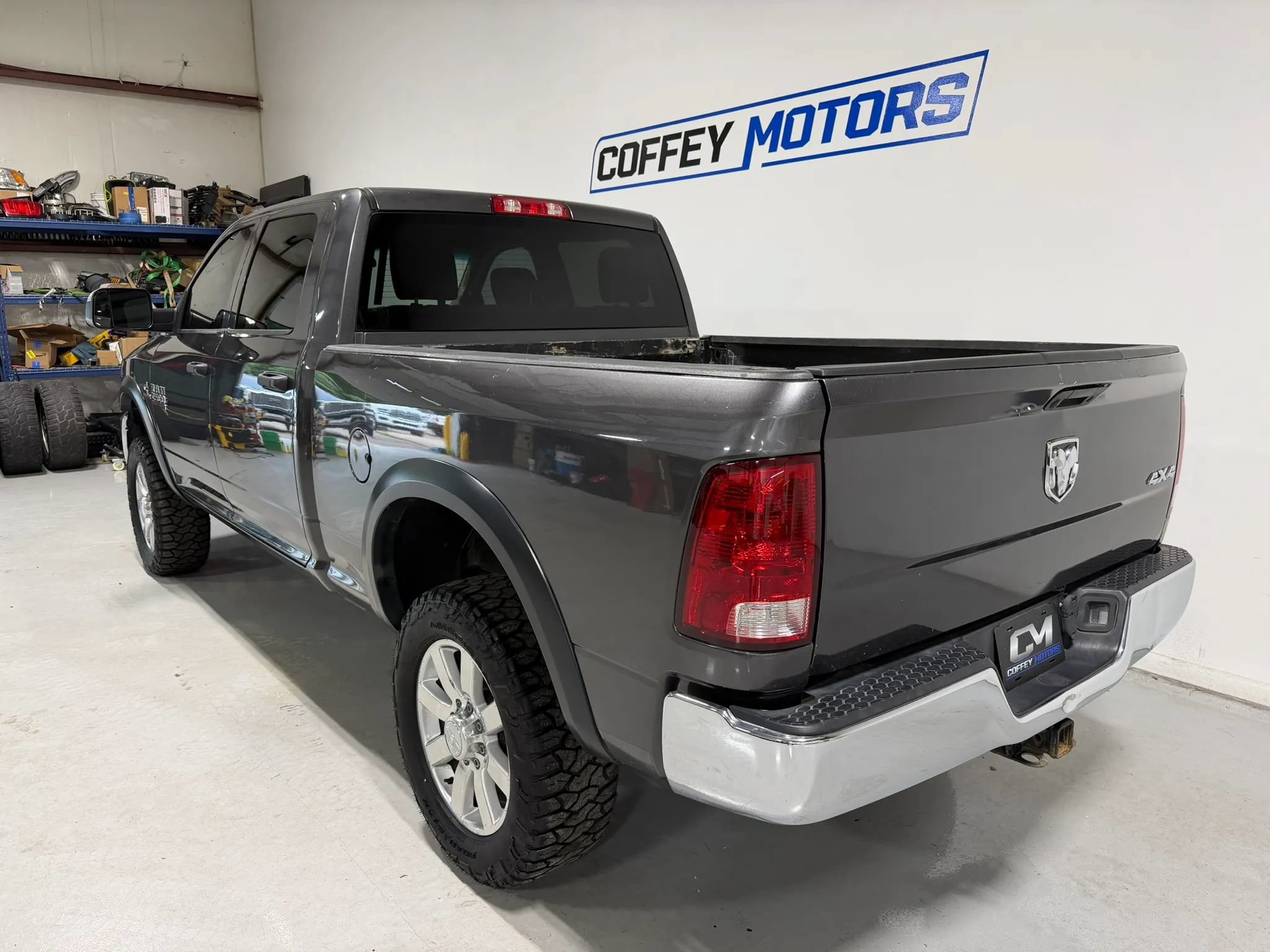 Used 2018 RAM 2500 Tradesman w/ Chrome Appearance Group AWD/4WD image 4