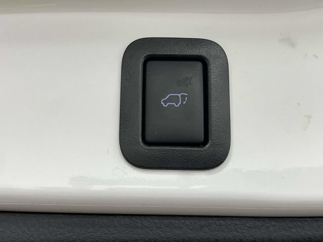 Used 2019 Toyota Highlander SE AWD/4WD image 24