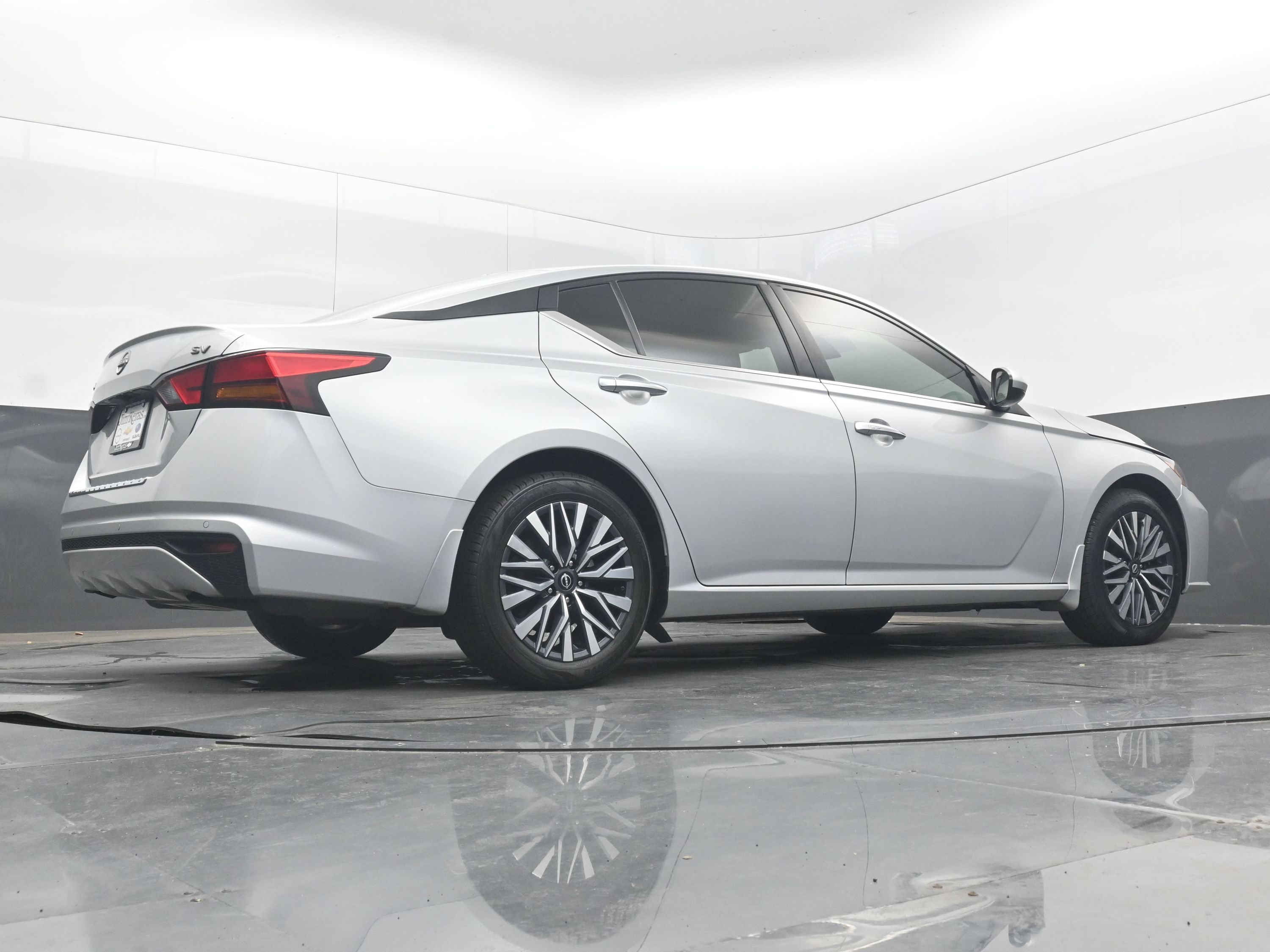 Used 2023 Nissan Altima 2.5 SV FWD image 29