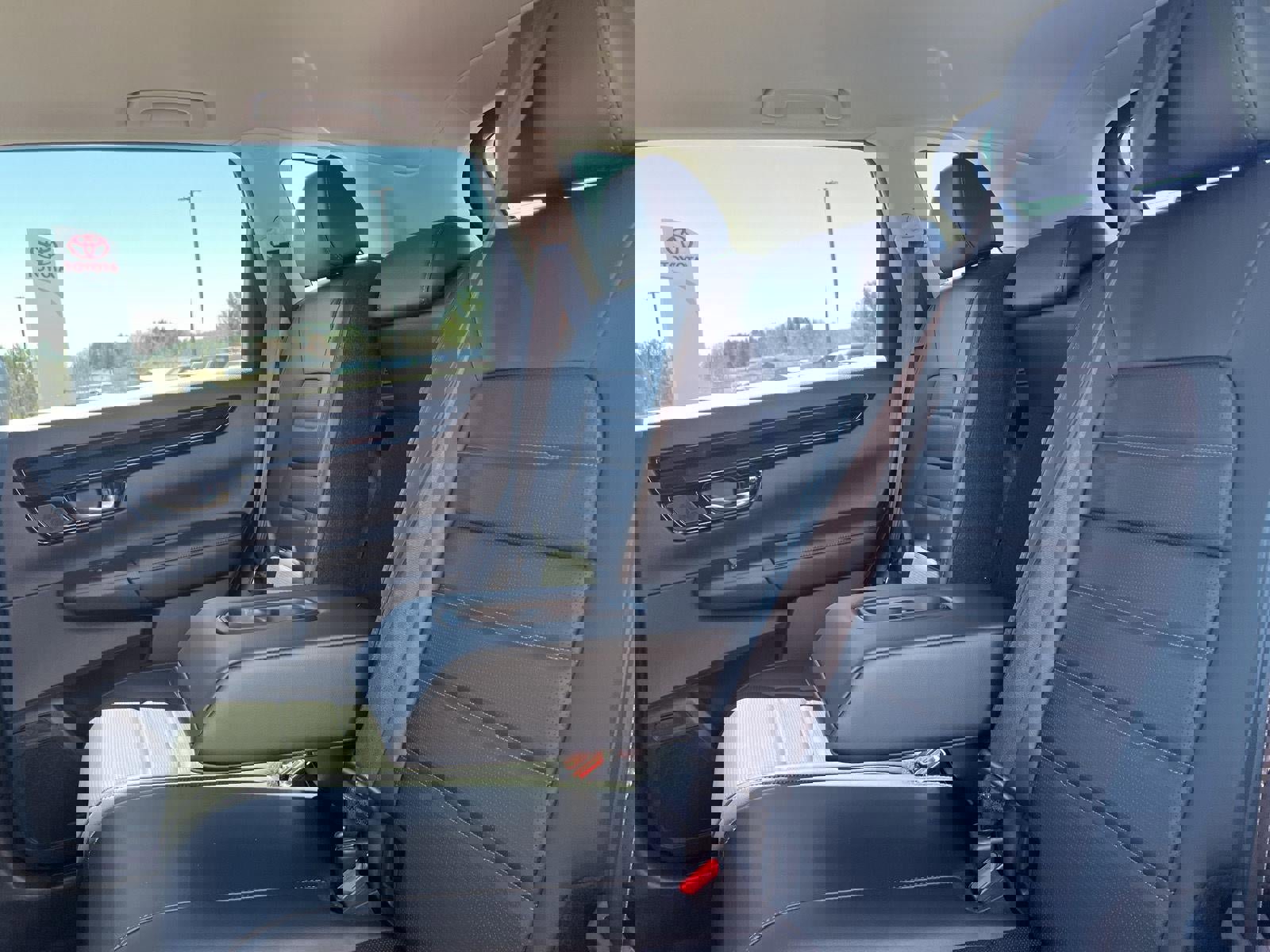 Used 2024 Honda CR-V EX-L image 16