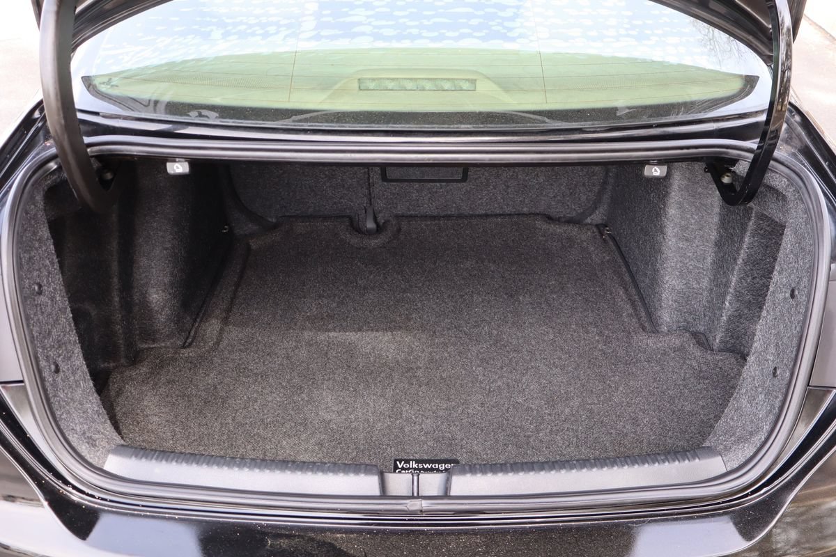 Used 2012 Volkswagen Jetta SEL FWD image 14