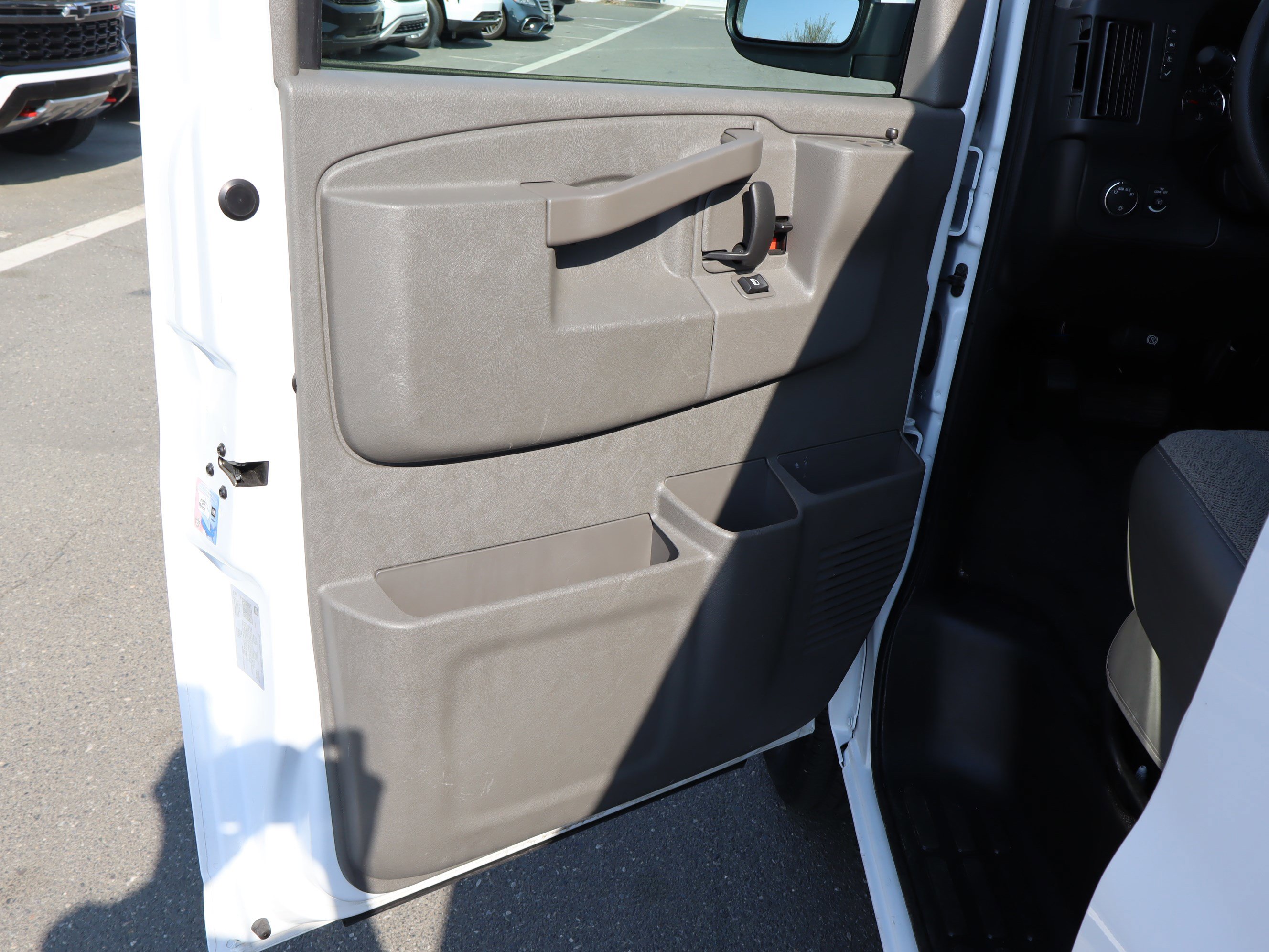 Used 2024 Chevrolet Express 3500 LT w/ LT Preferred Equipment Group image 14