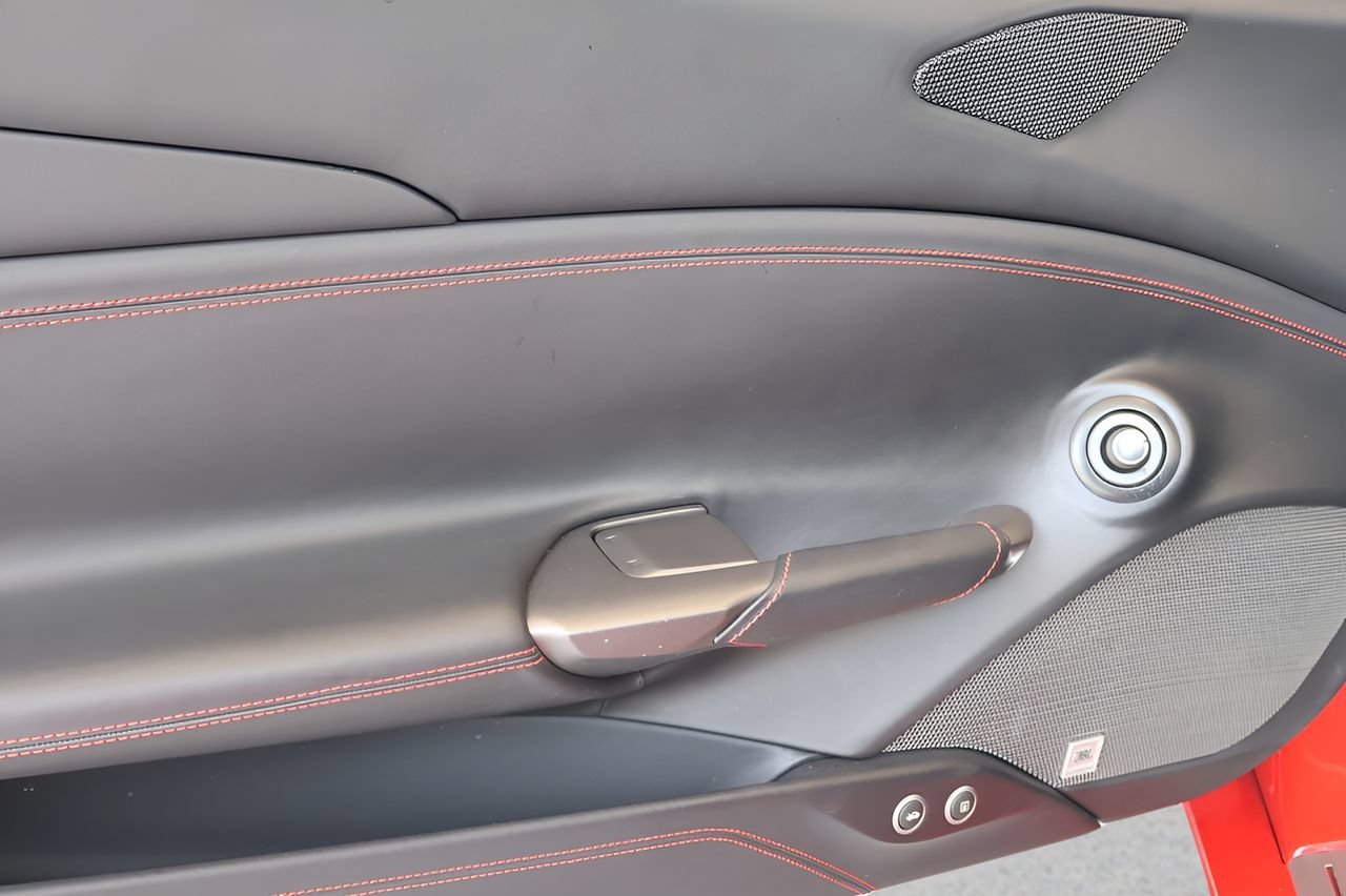 Used 2018 Ferrari 488 Spider RWD image 10