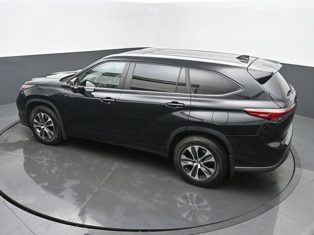 Used 2023 Toyota Highlander XLE AWD/4WD image 42