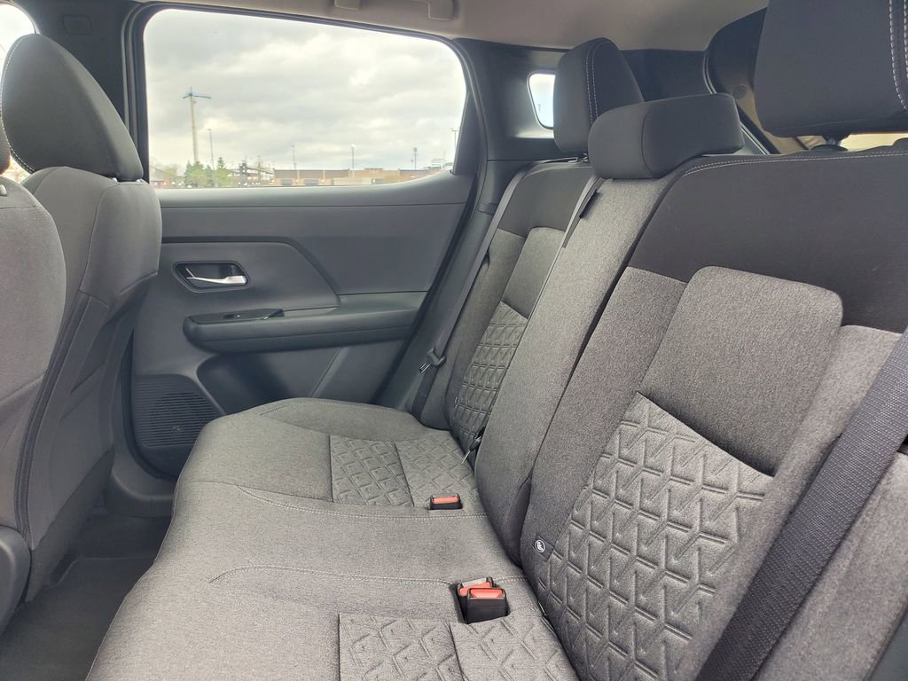 Used 2025 Nissan Kicks SV w/ SV Premium Package AWD/4WD image 27