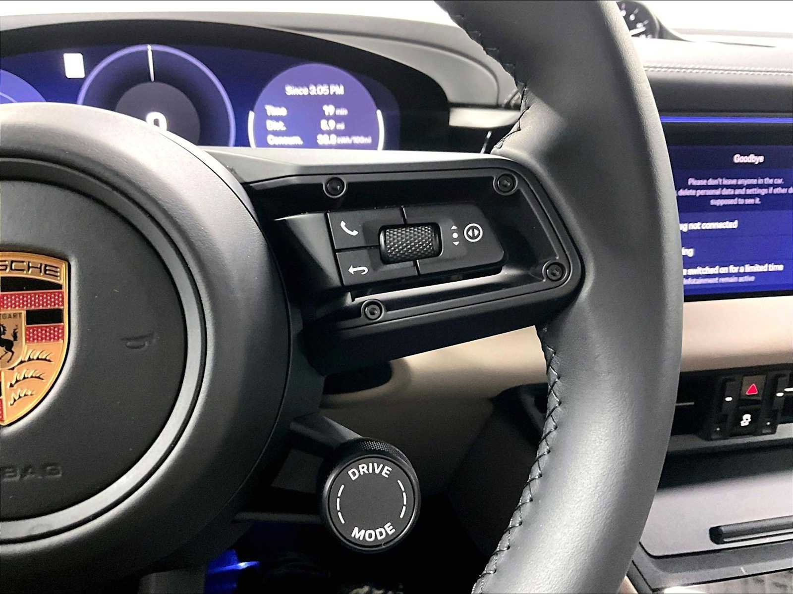 Used 2025 Porsche Macan Electric image 23