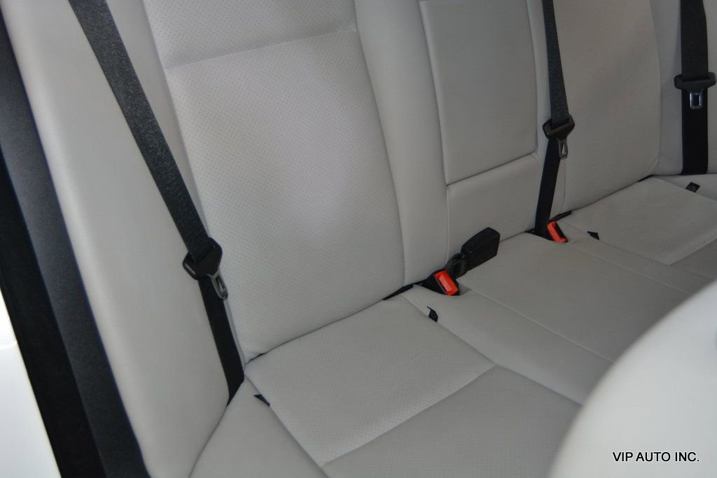 Used 2013 Mercedes-Benz C 250 Sedan image 26