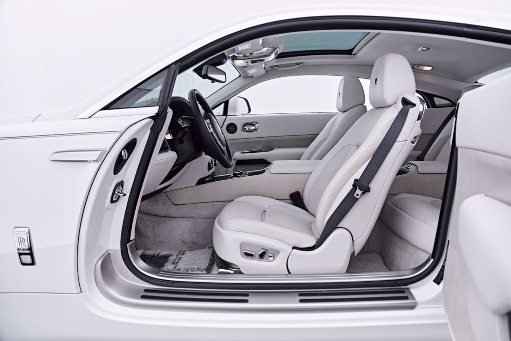 Used 2014 Rolls-Royce Wraith RWD image 38