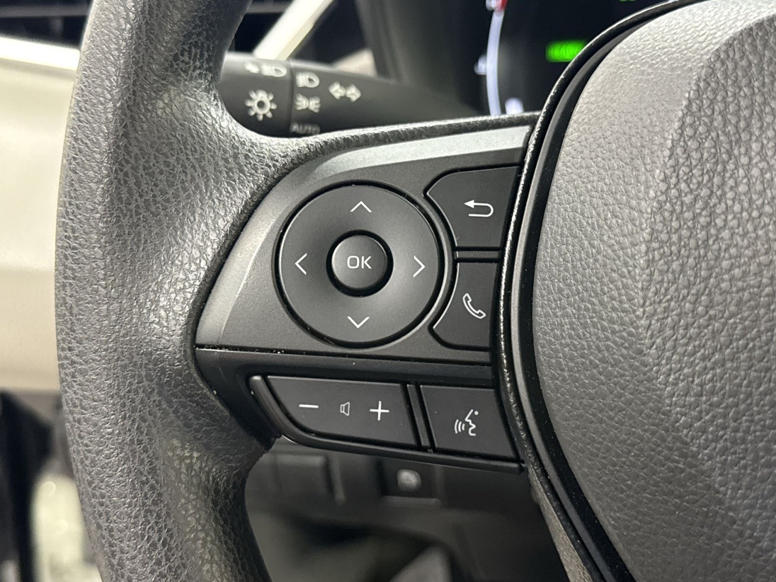 Used 2026 Toyota Corolla LE FWD image 44