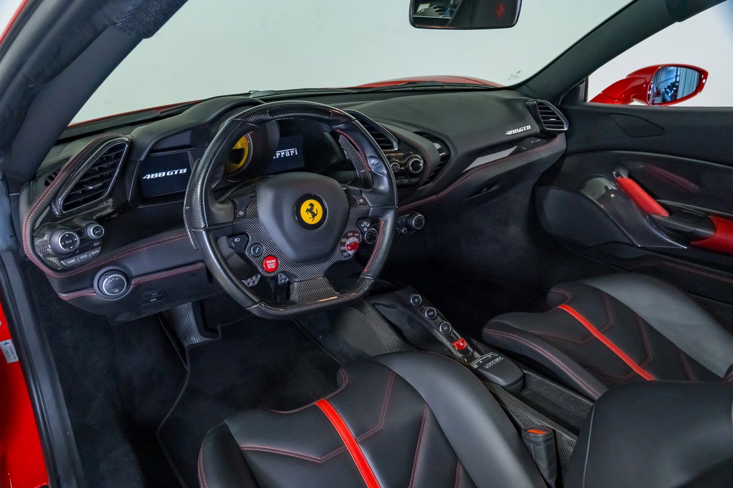 Used 2018 Ferrari 488 GTB RWD image 18