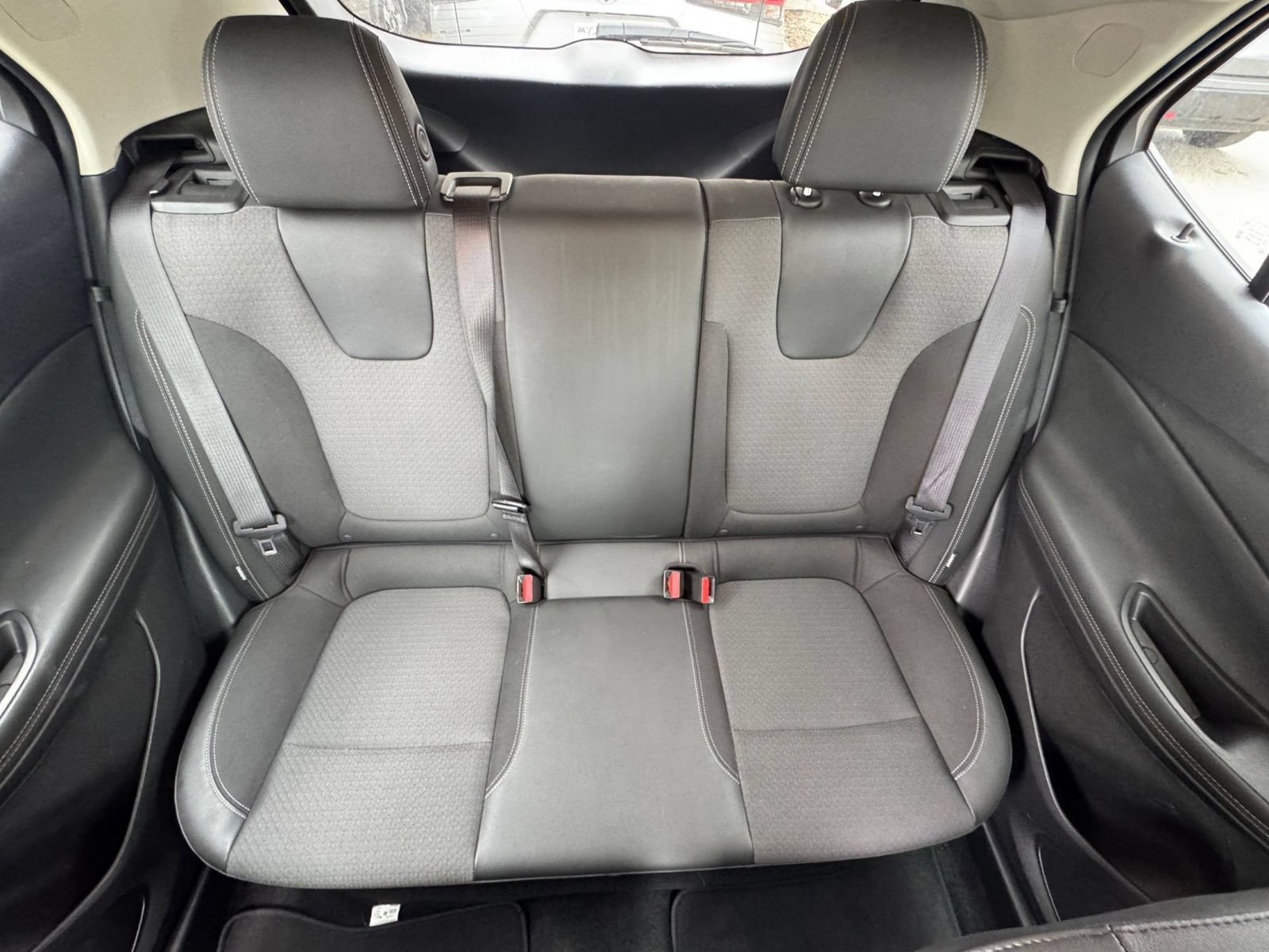 Used 2025 Buick Encore GX Preferred AWD/4WD image 37