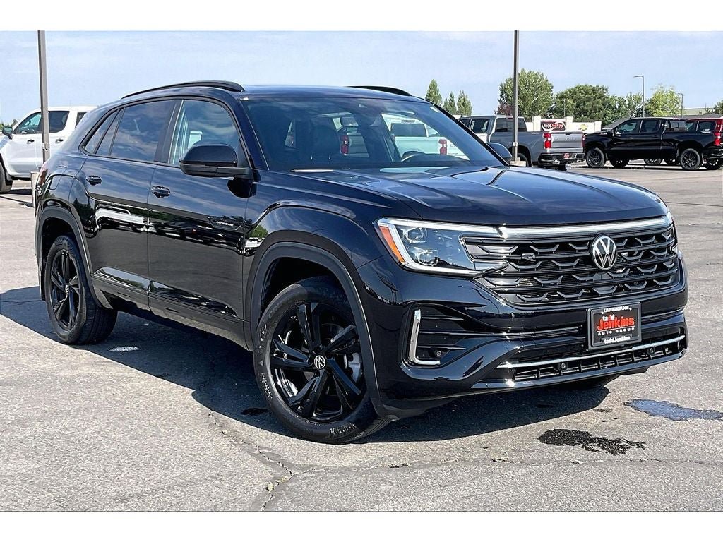Used 2025 Volkswagen Atlas Cross Sport SEL R-Line AWD/4WD image 2