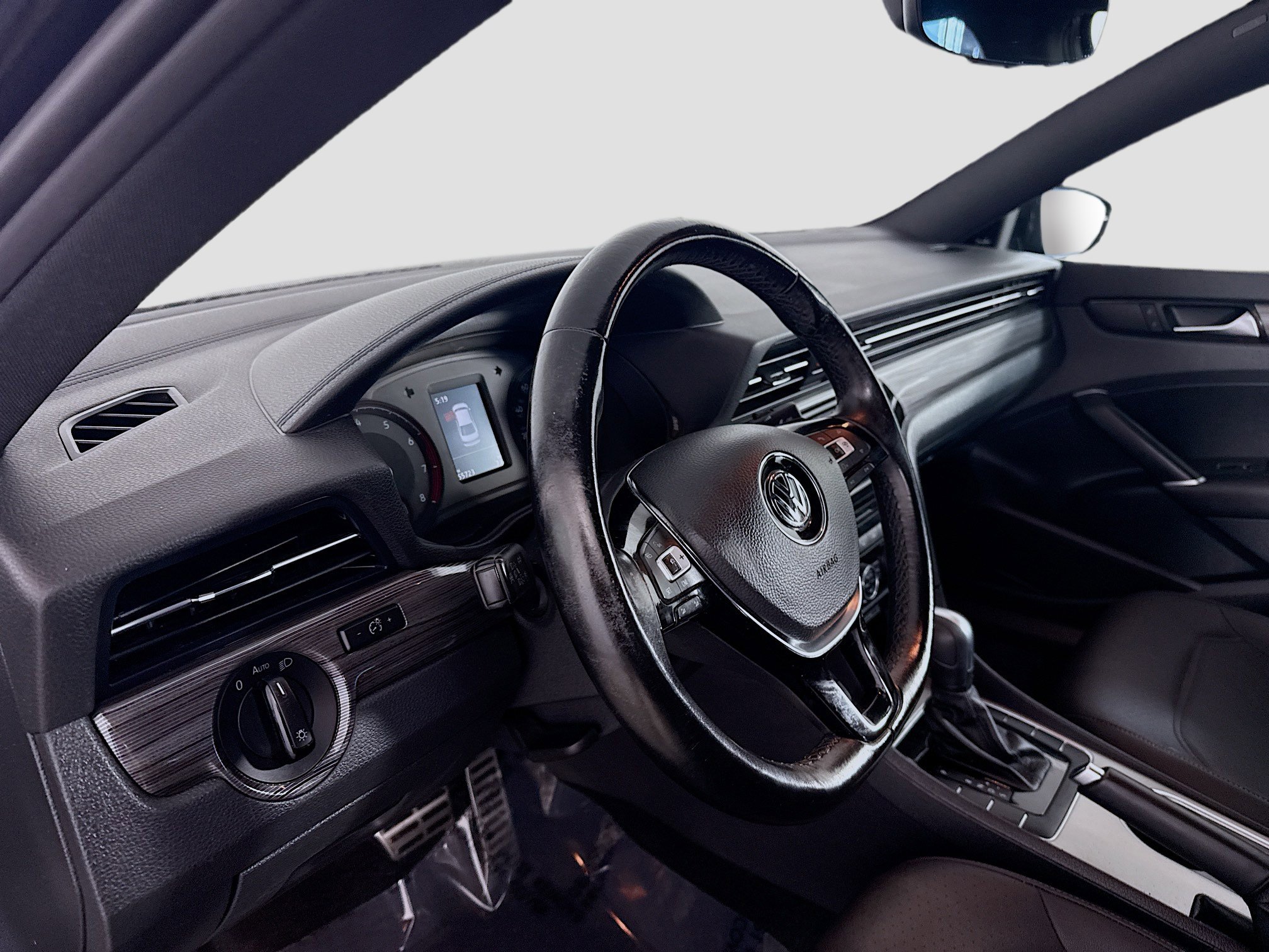 Used 2021 Volkswagen Passat 2.0T R-Line image 23