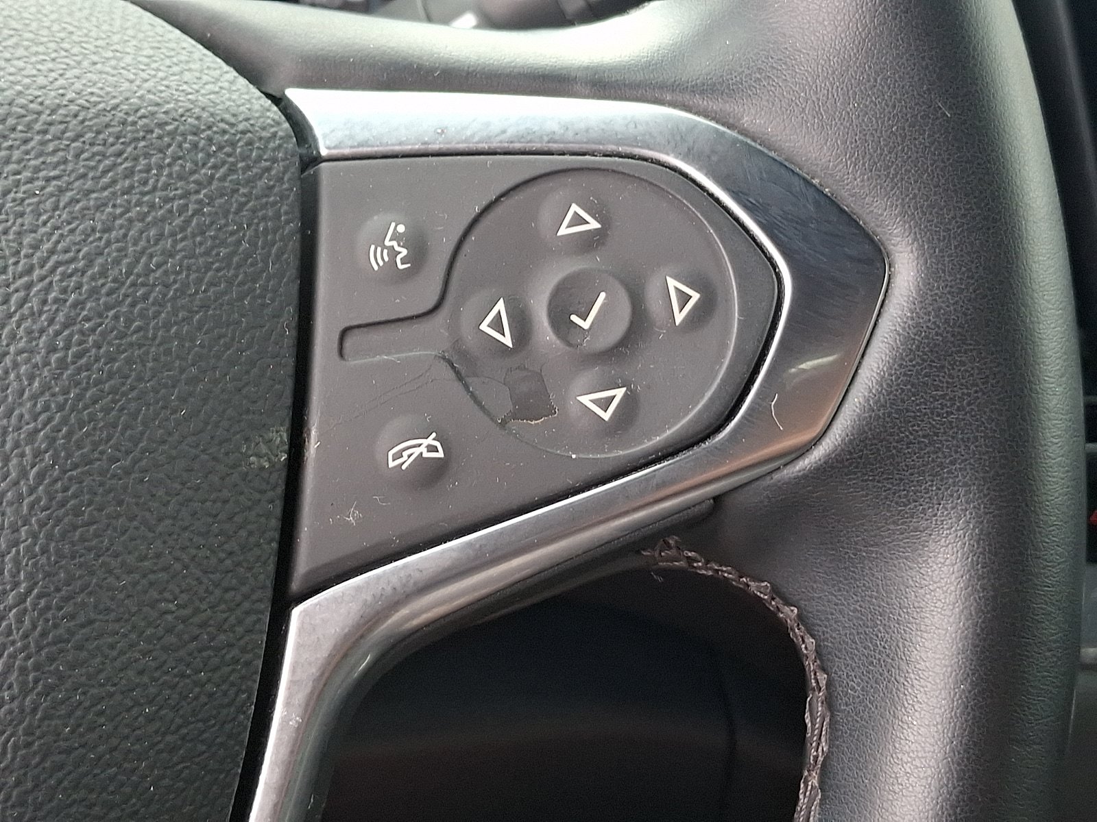 Used 2023 Chevrolet Traverse RS AWD/4WD image 24