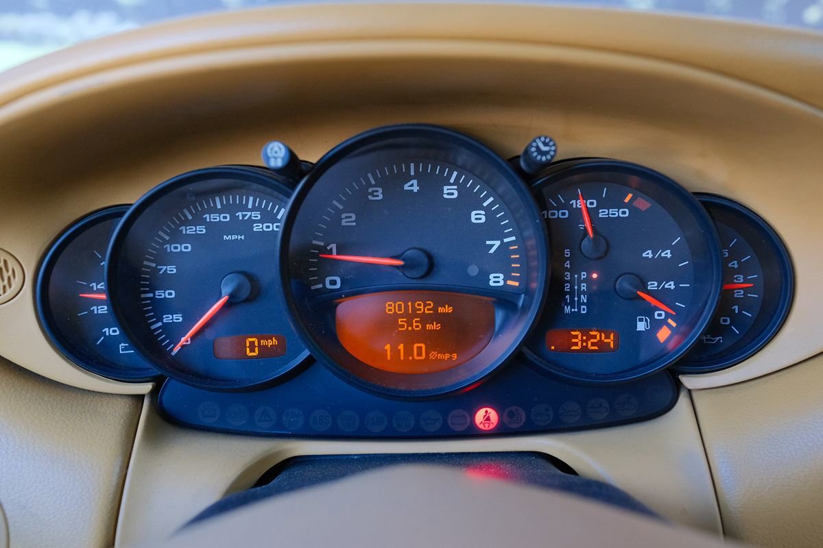 Used 2002 Porsche 911 Carrera RWD image 12