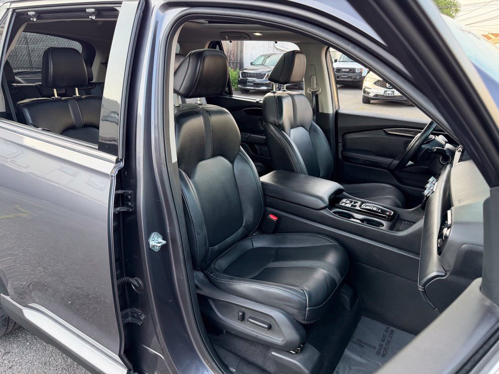 Used 2023 Honda Pilot Touring image 12