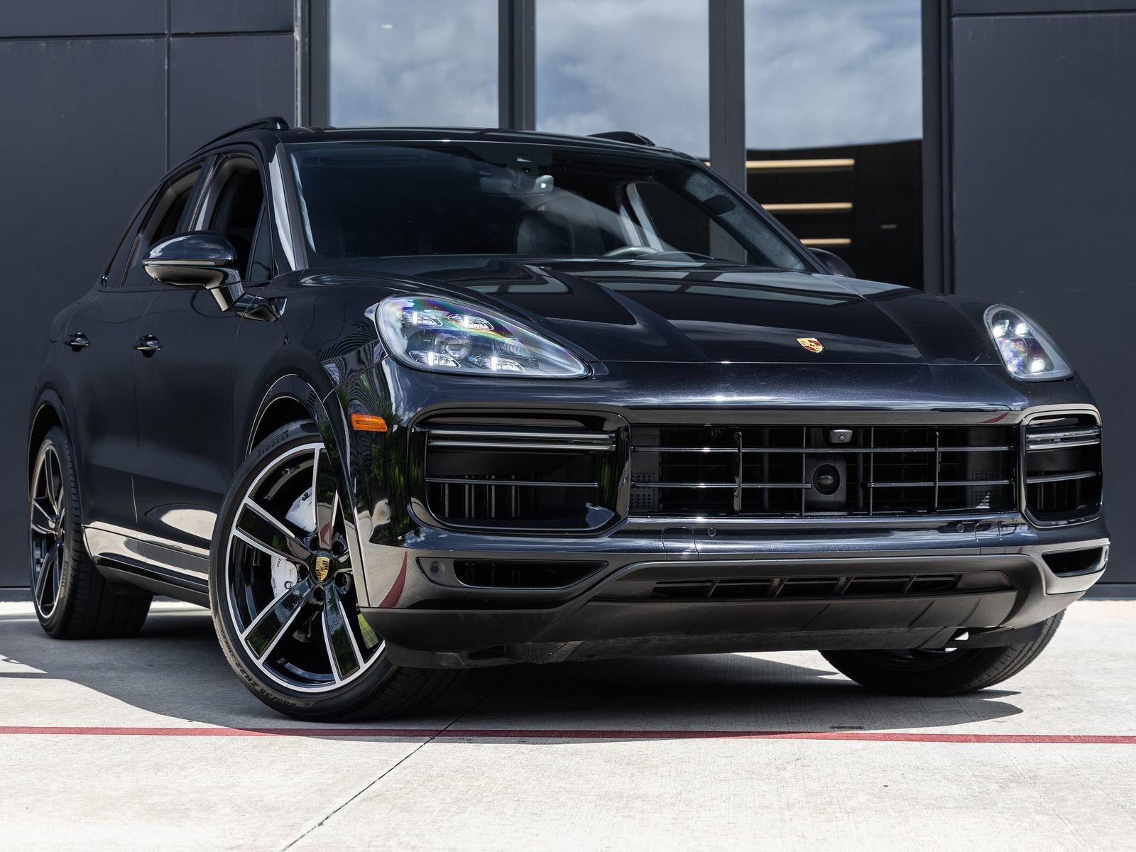 Certified 2020 Porsche Cayenne Turbo AWD/4WD image 6