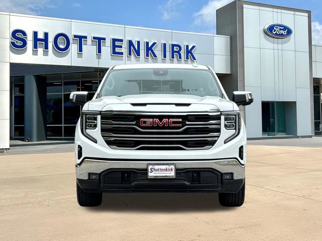 Used 2025 GMC Sierra 1500 SLT image 2