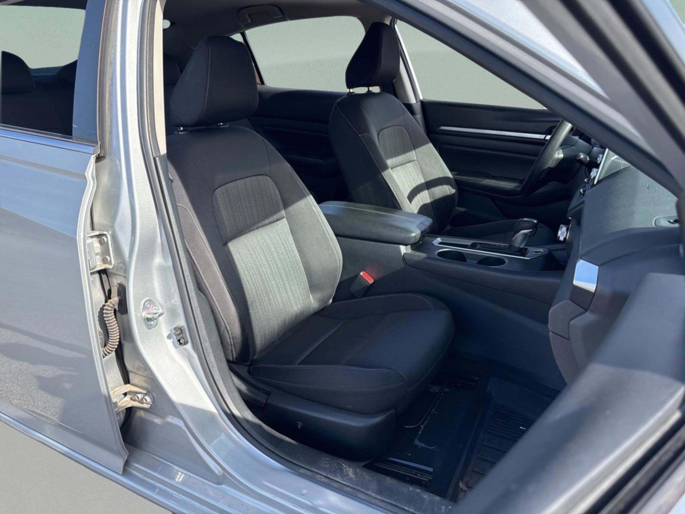 Used 2022 Nissan Altima 2.5 SV image 34