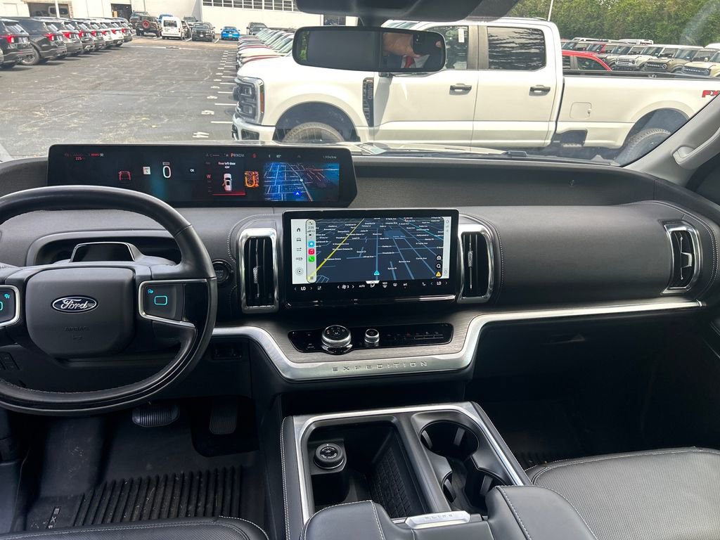 Used 2025 Ford Expedition Platinum AWD/4WD image 15