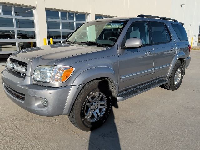 Used 2005 Toyota Sequoia SR5 RWD image 3