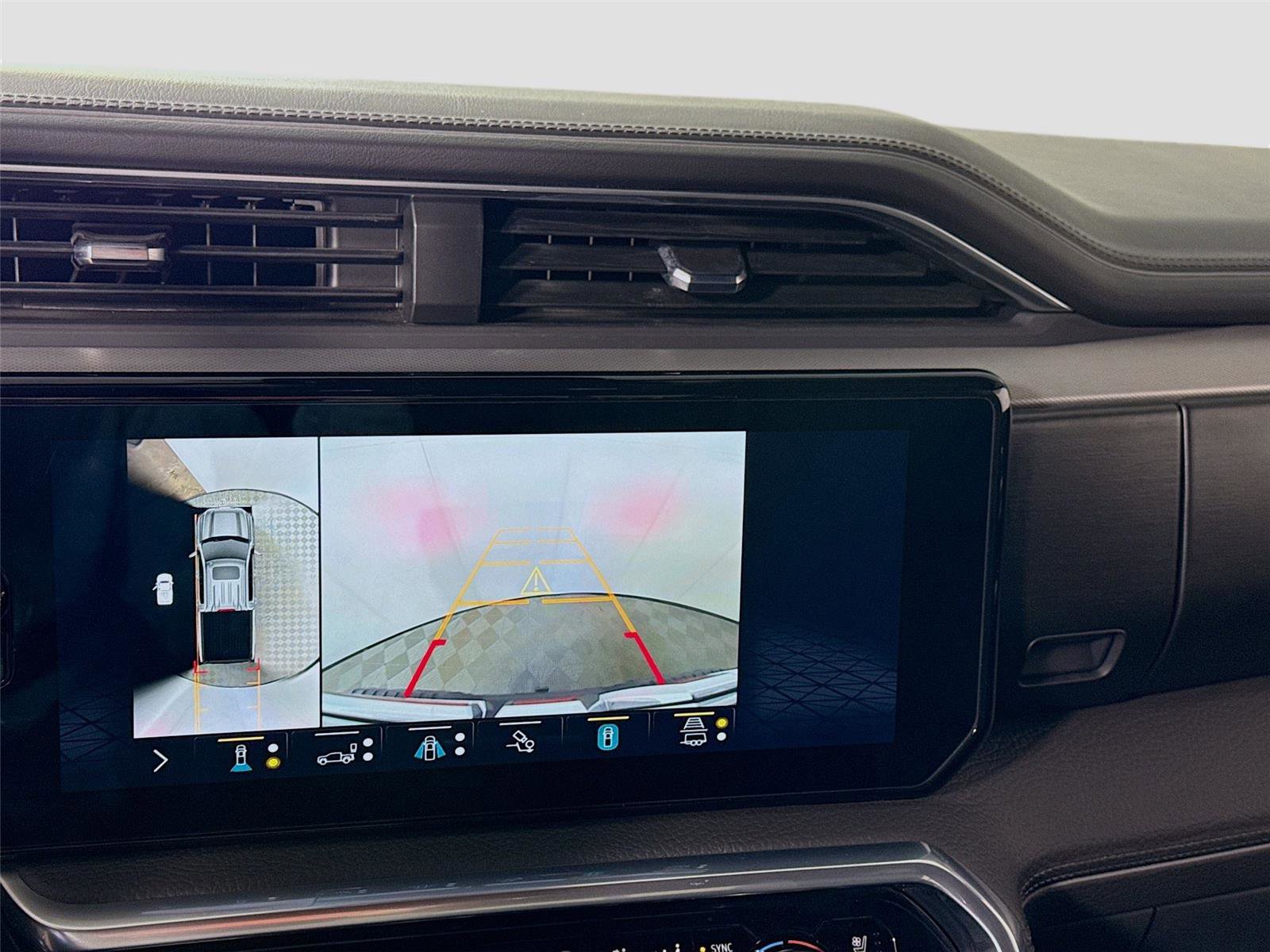 Used 2022 GMC Sierra 1500 Denali image 8