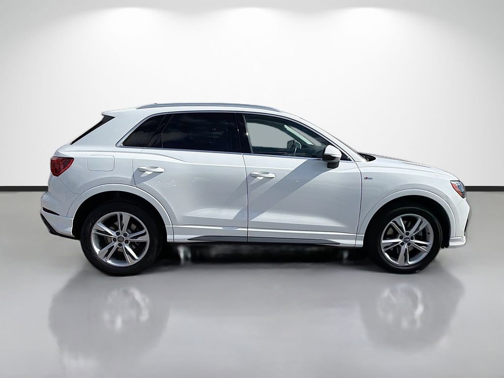 Used 2020 Audi Q3 2.0T Premium image 2