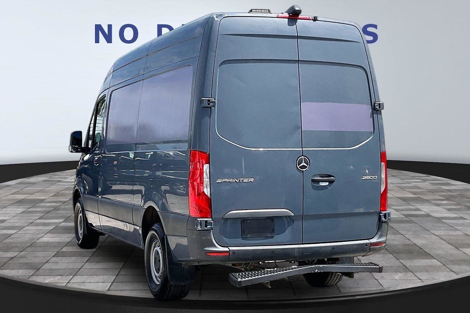Used 2019 Mercedes-Benz Sprinter 144 image 4