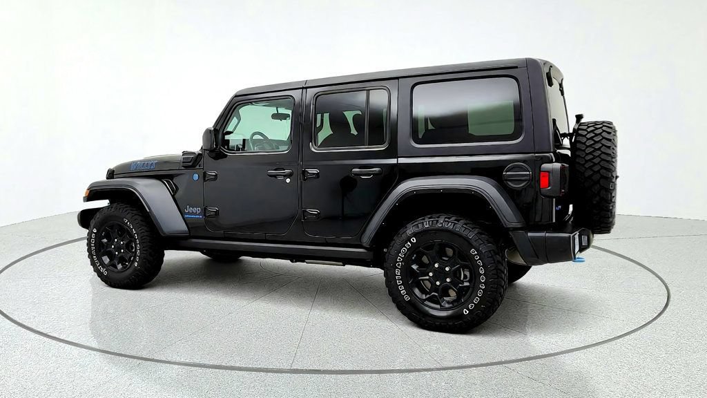 Used 2023 Jeep Wrangler Unlimited w/ Cold Weather Group AWD/4WD image 7