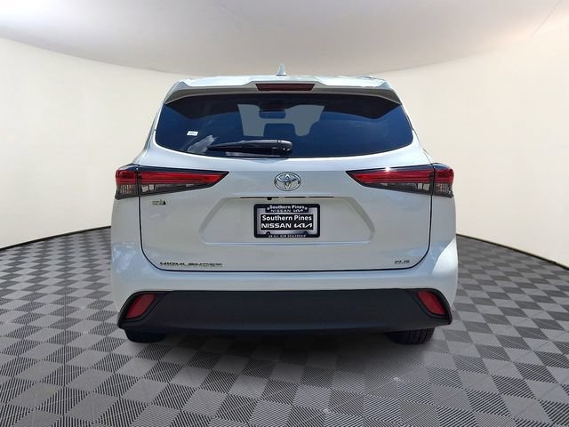 Used 2023 Toyota Highlander XLE FWD image 5