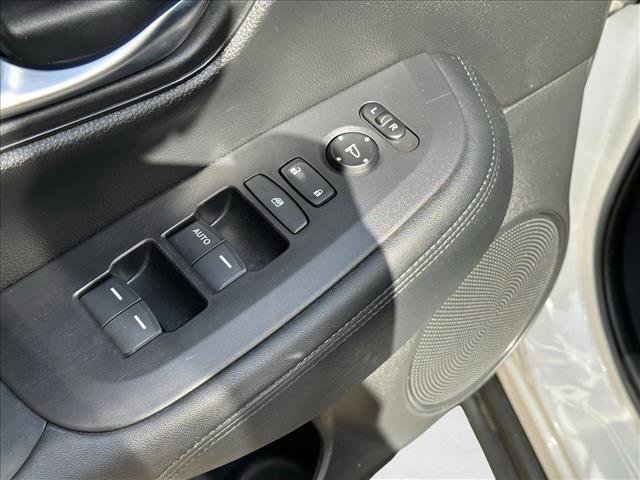 Used 2023 Honda HR-V LX image 18