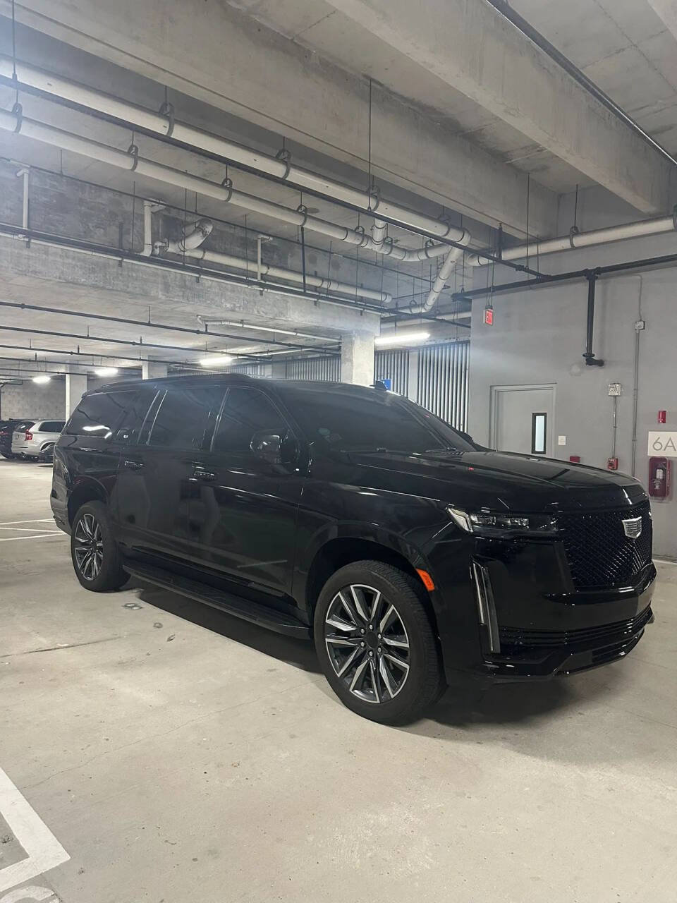 Used 2021 Cadillac Escalade ESV Sport Platinum RWD image 2