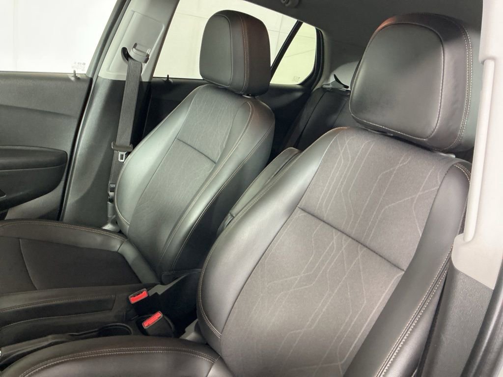 Used 2022 Chevrolet Trax LT w/ Driver Confidence Package AWD/4WD image 9