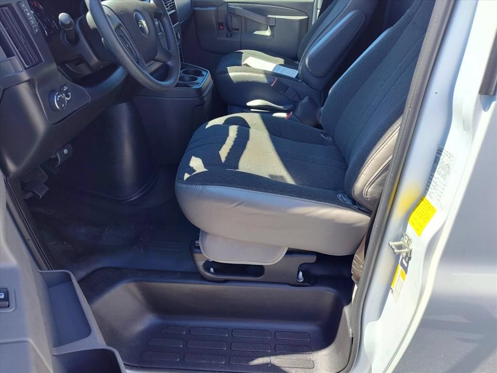 Used 2024 Chevrolet Express 2500 w/ Driver Convenience Package RWD image 13