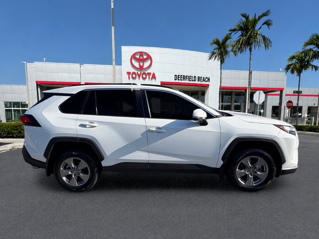 Used 2025 Toyota RAV4 XLE FWD image 8