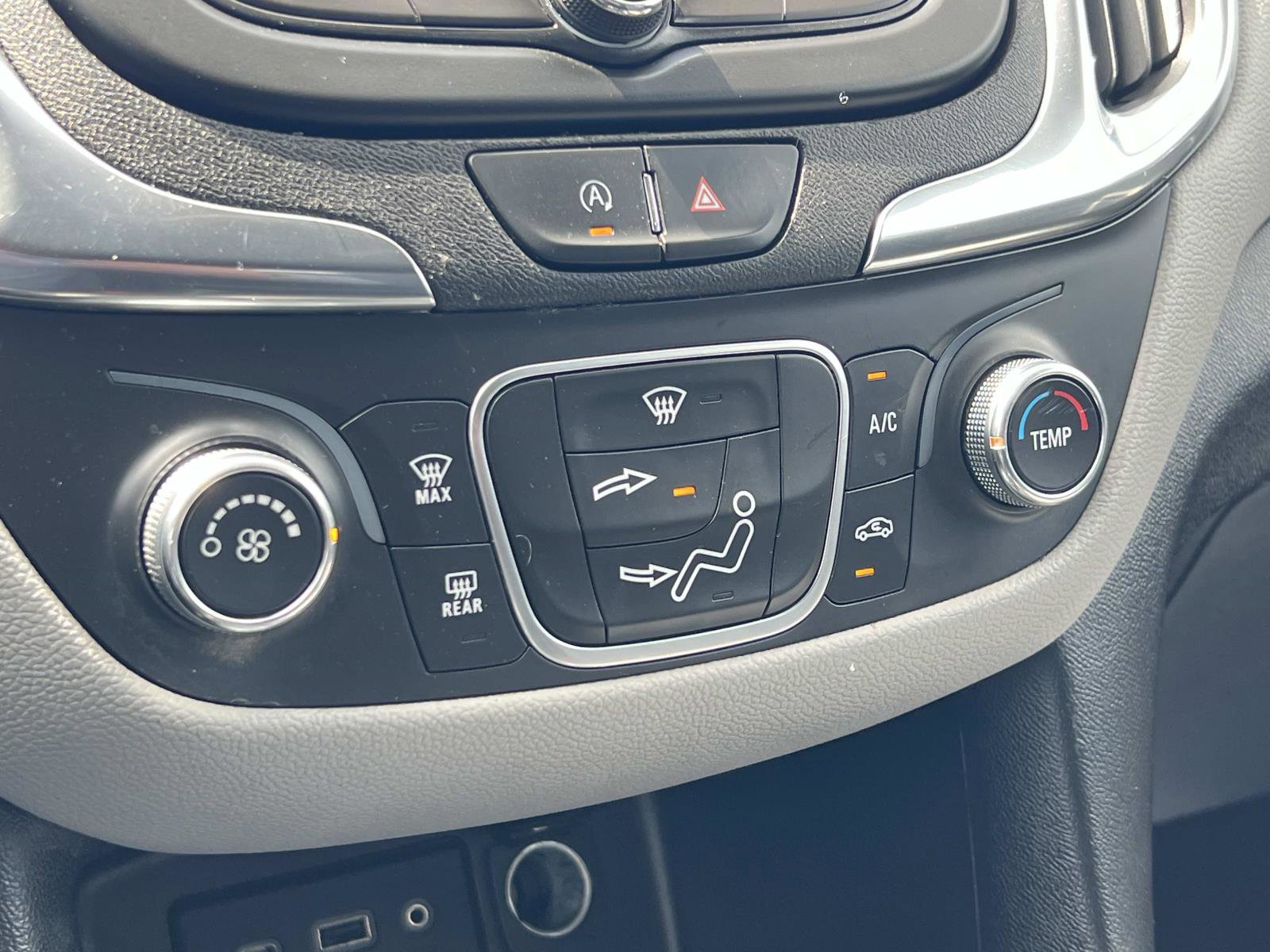 Used 2023 Chevrolet Equinox LS w/ LS Convenience Package FWD image 15