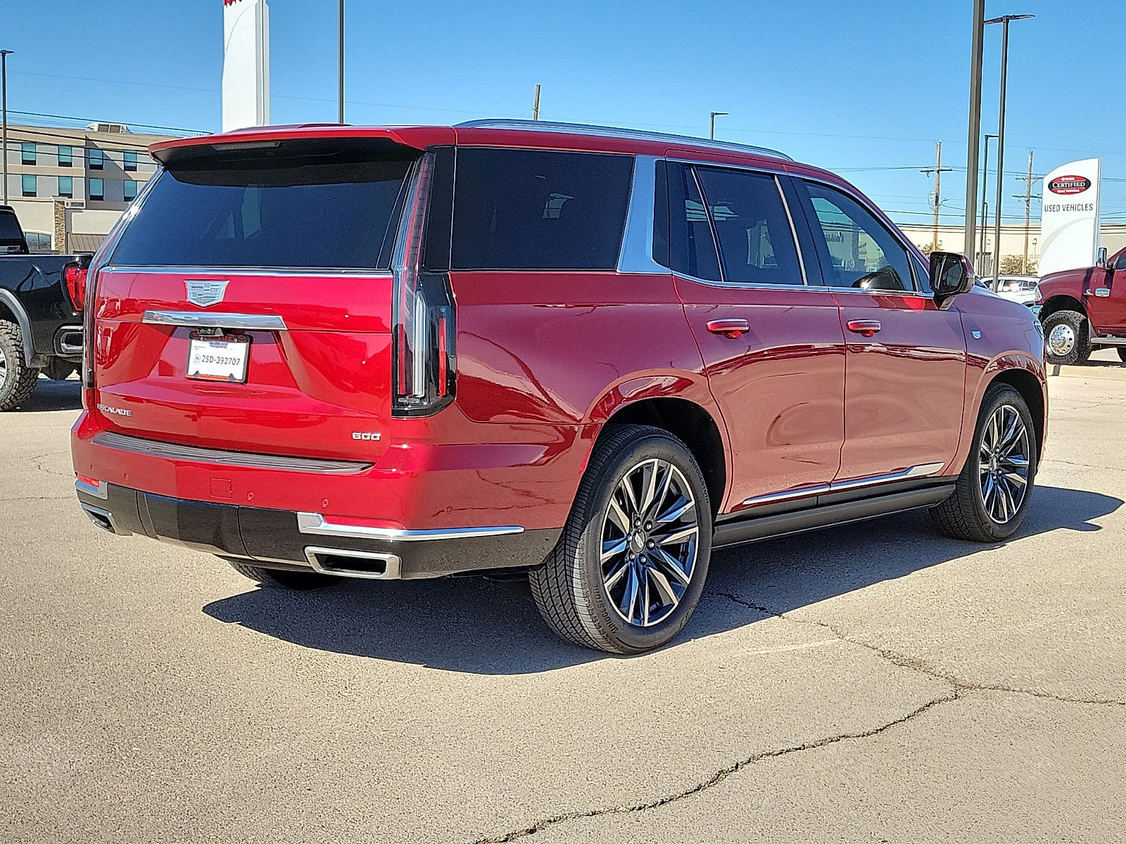 Used 2025 Cadillac Escalade Premium Luxury Platinum image 4