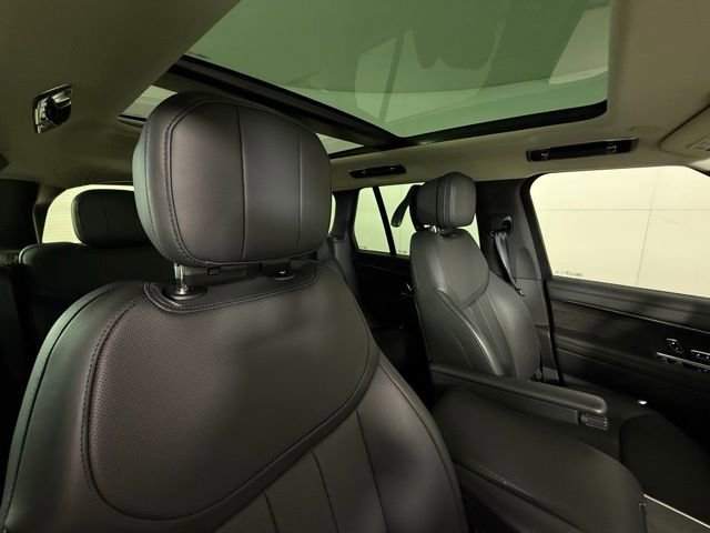 New 2025 Land Rover Range Rover SE image 33