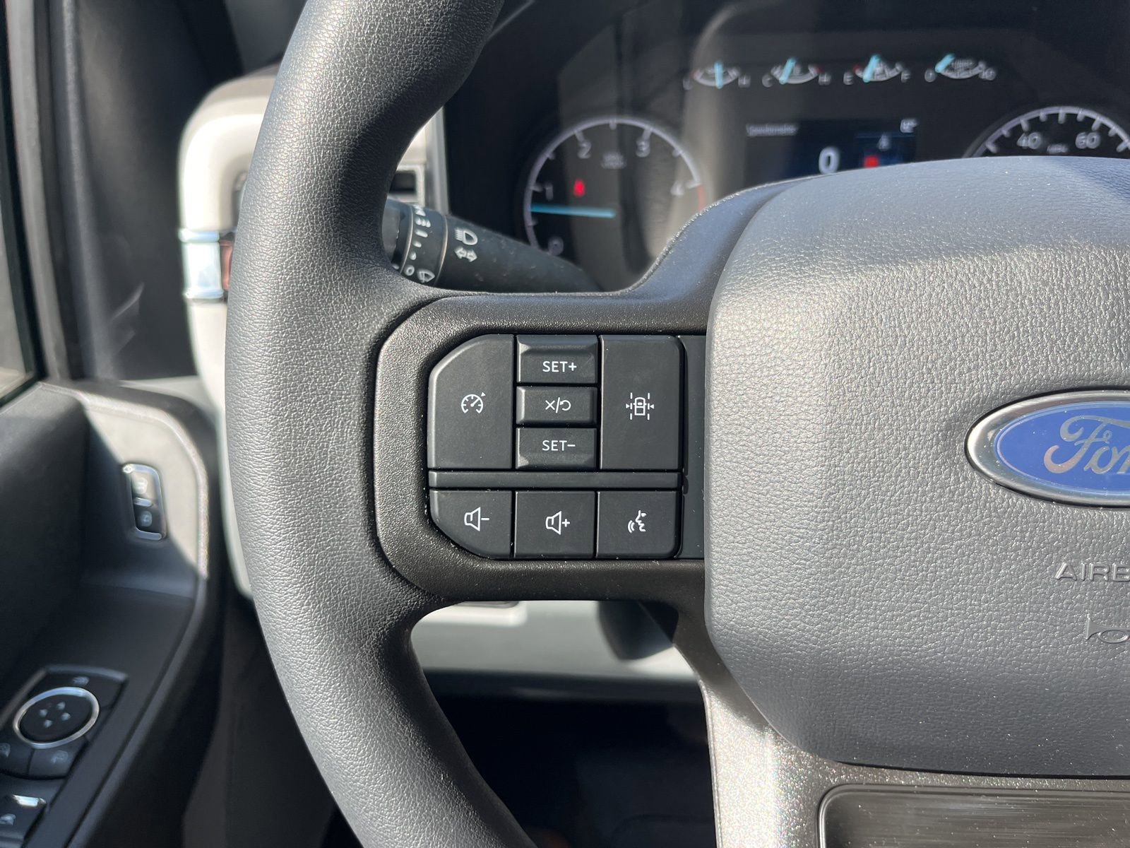 New 2026 Ford F550 4x4 Crew Cab image 5