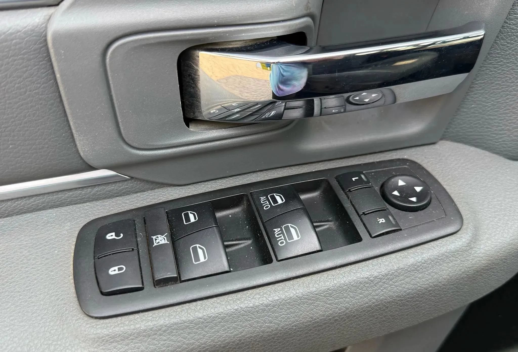 Used 2018 RAM 1500 Outdoorsman AWD/4WD image 11