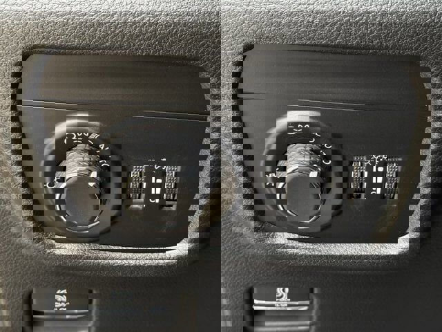 Used 2024 Jeep Grand Cherokee L Altitude image 26