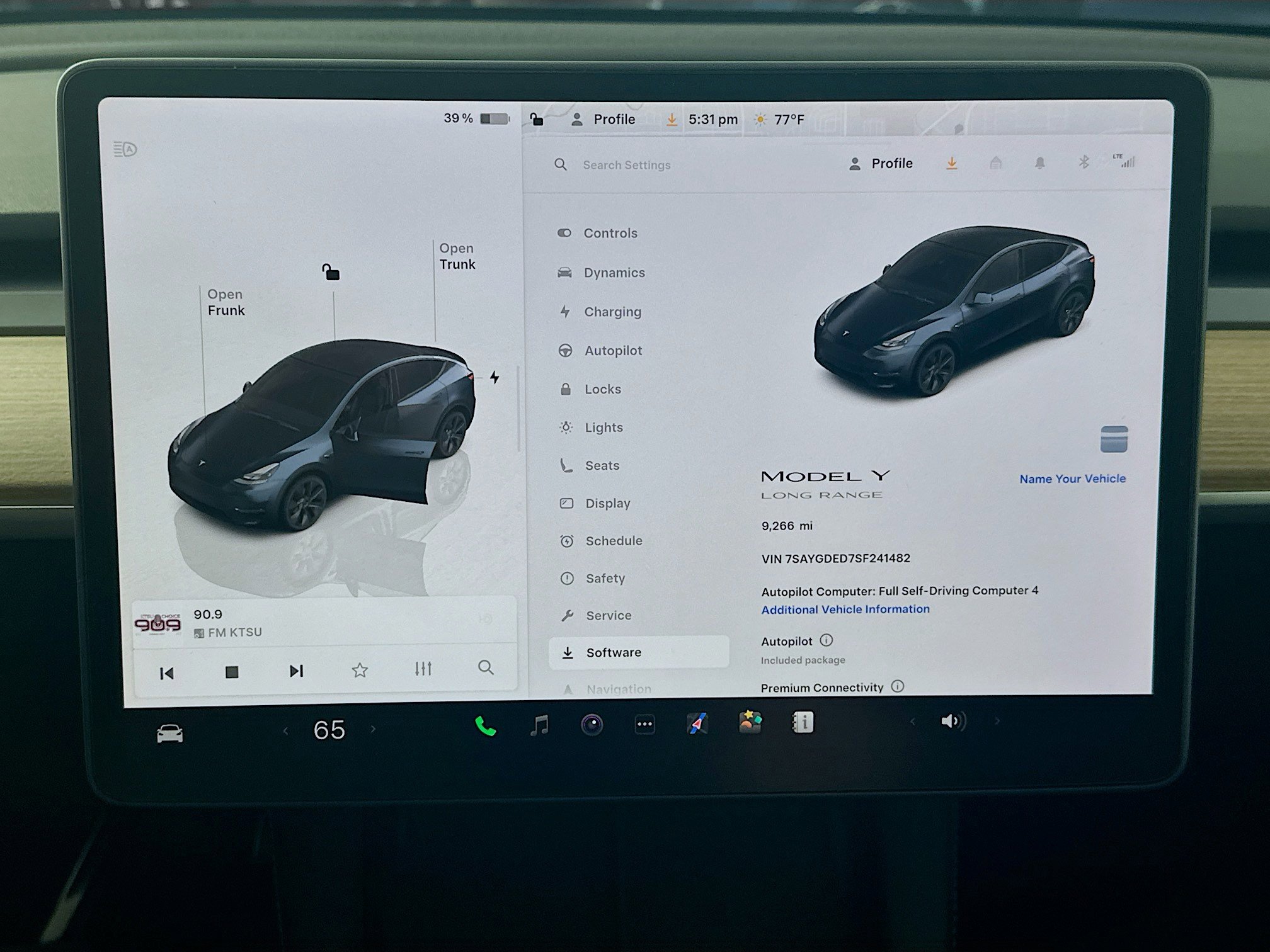 Used 2025 Tesla Model Y Long Range image 36