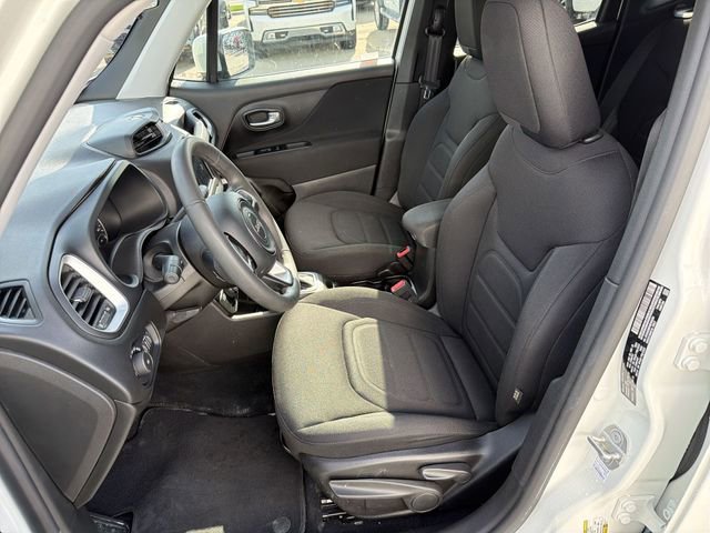 Used 2021 Jeep Renegade Latitude AWD/4WD image 13
