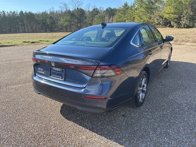 Used 2023 Honda Accord EX image 3