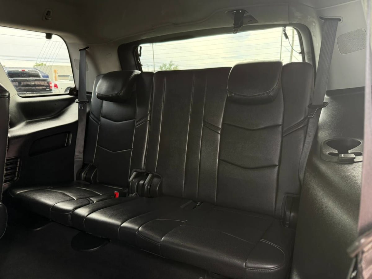Used 2018 Cadillac Escalade Luxury AWD/4WD image 48