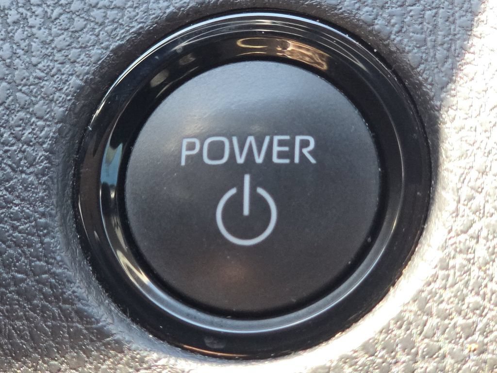 Used 2025 Toyota Camry LE w/ Convenience Package AWD/4WD image 32