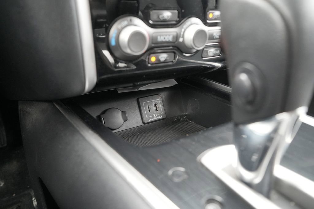 Used 2019 Nissan Pathfinder SV image 35